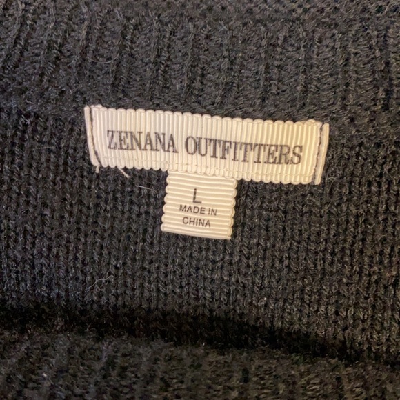 Black Long Sweater with shoulder/arm slits - Picture 6 of 6